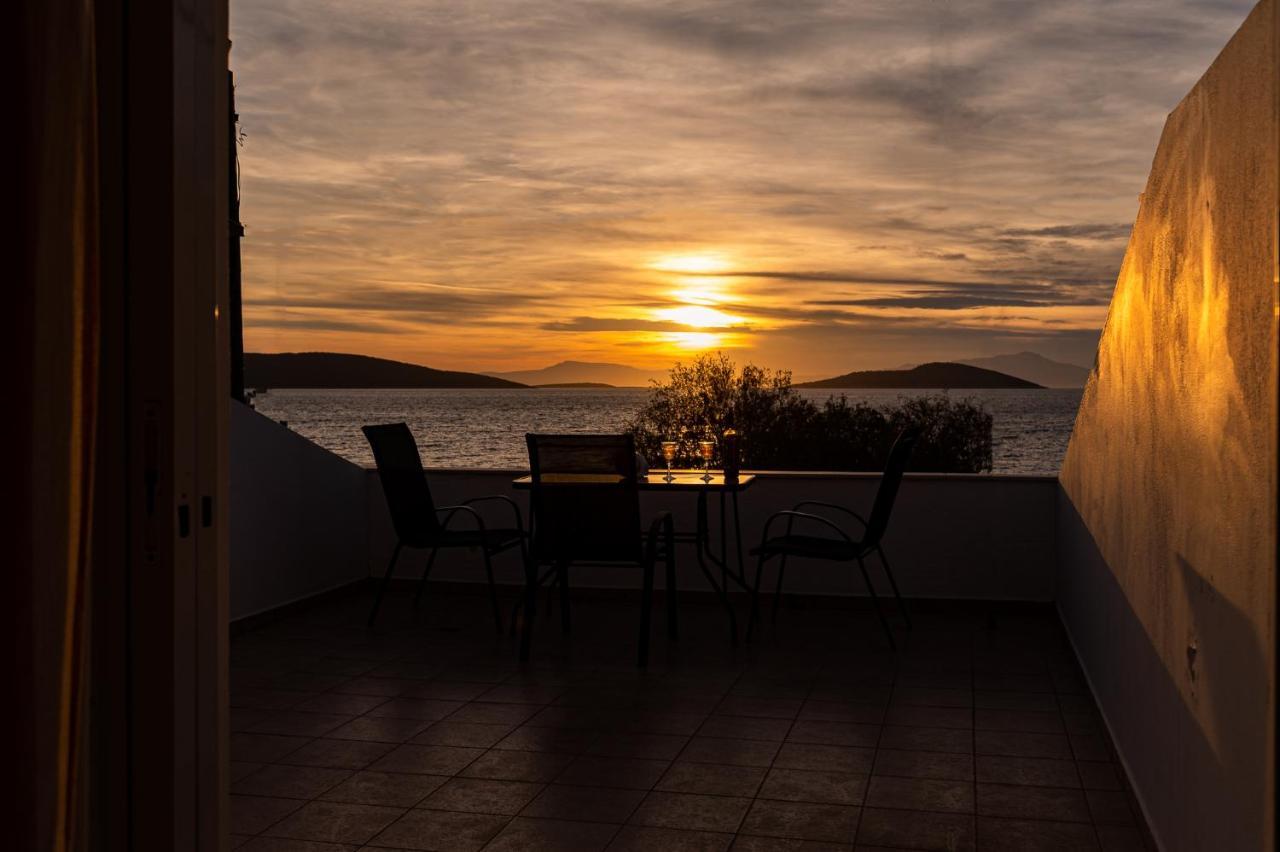Ferienwohnung Ο Μόλος Marmari  Exterior foto